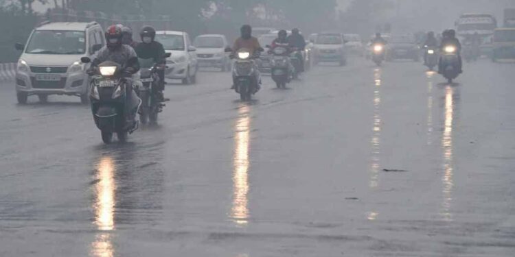 நாட்டில் பிற்பகலில் இடியுடன் கூடிய மழை