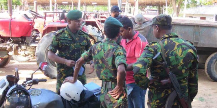 சட்டவிரோத மணல் அகழ்வு – 13 உழவு இயந்திரங்களுடன் 13 பேர் கைது