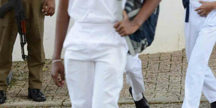 மரண தண்டனை விதிக்கப்பட்டுள்ள 5 பாடசாலை மாணவர்கள்!