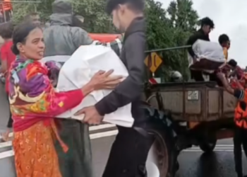 உயிரிழந்த சிசுவை அடக்கம் செய்ய முடியாமல் நடுவீதியில் தவித்த குடும்பம் ; சோகதத்தில் மூழ்கிய தமிழ் கிராமம்