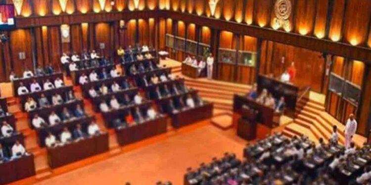 துப்பாக்கிகளை கோரிய 20 பாராளுமன்ற உறுப்பினர்கள்!