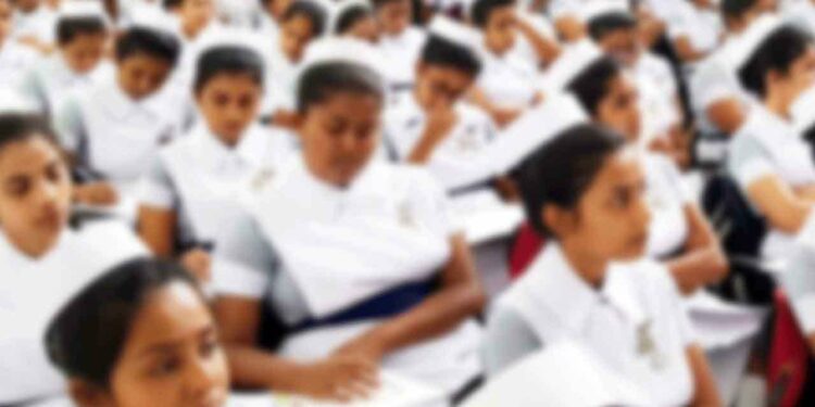 தாதியர் ஆசிரியர்களை உடனடியாக ஆட்சேர்ப்பு செய்ய அறிவுறுத்தல்