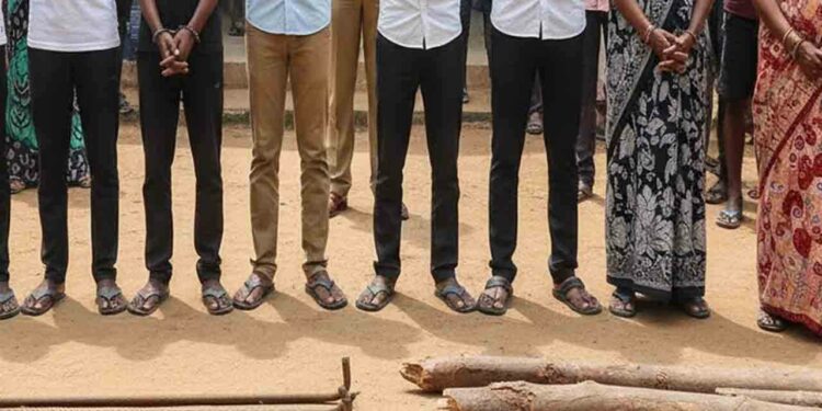 கிளிநொச்சி விசேட அதிரடிப்படையினர் மீது தாக்குதல் – 10 பேர் கைது