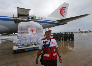 நிவாரணப்பொருட்களுடன் கட்டுநாயக்காவில் தரையிறங்கிய சீன விமானம்