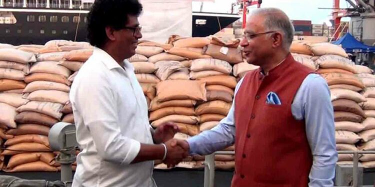 இந்தியாவின் மேலும் ஒரு தொகை நிவாரணப் பொருட்கள் கொழும்பிற்கு