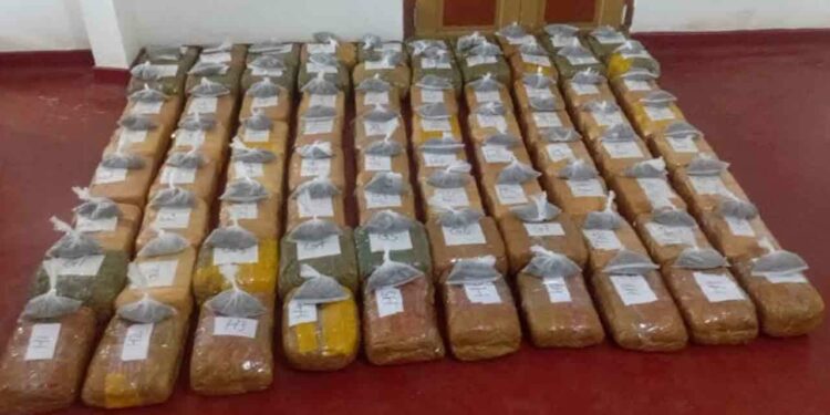 யாழில் பெருந்தொகை கஞ்சாவுடன் மூவர் கைது